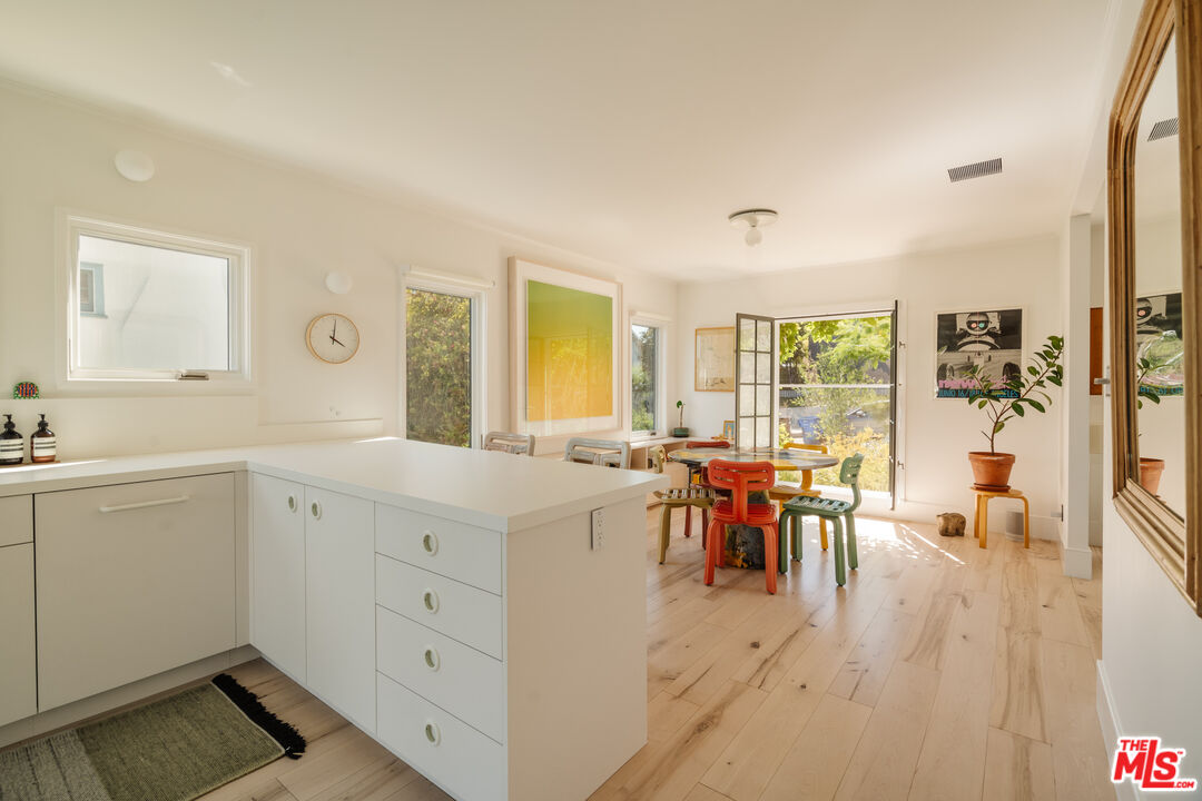 1097 West Kensington Road Los Angeles, CA 90026 - Photo 10 of 49