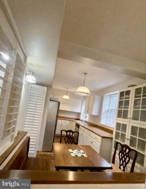 3631 39th Street Northwest, Unit A313 Washington, DC 20016 - Photo 7 of 14 Large open eat-in itchen