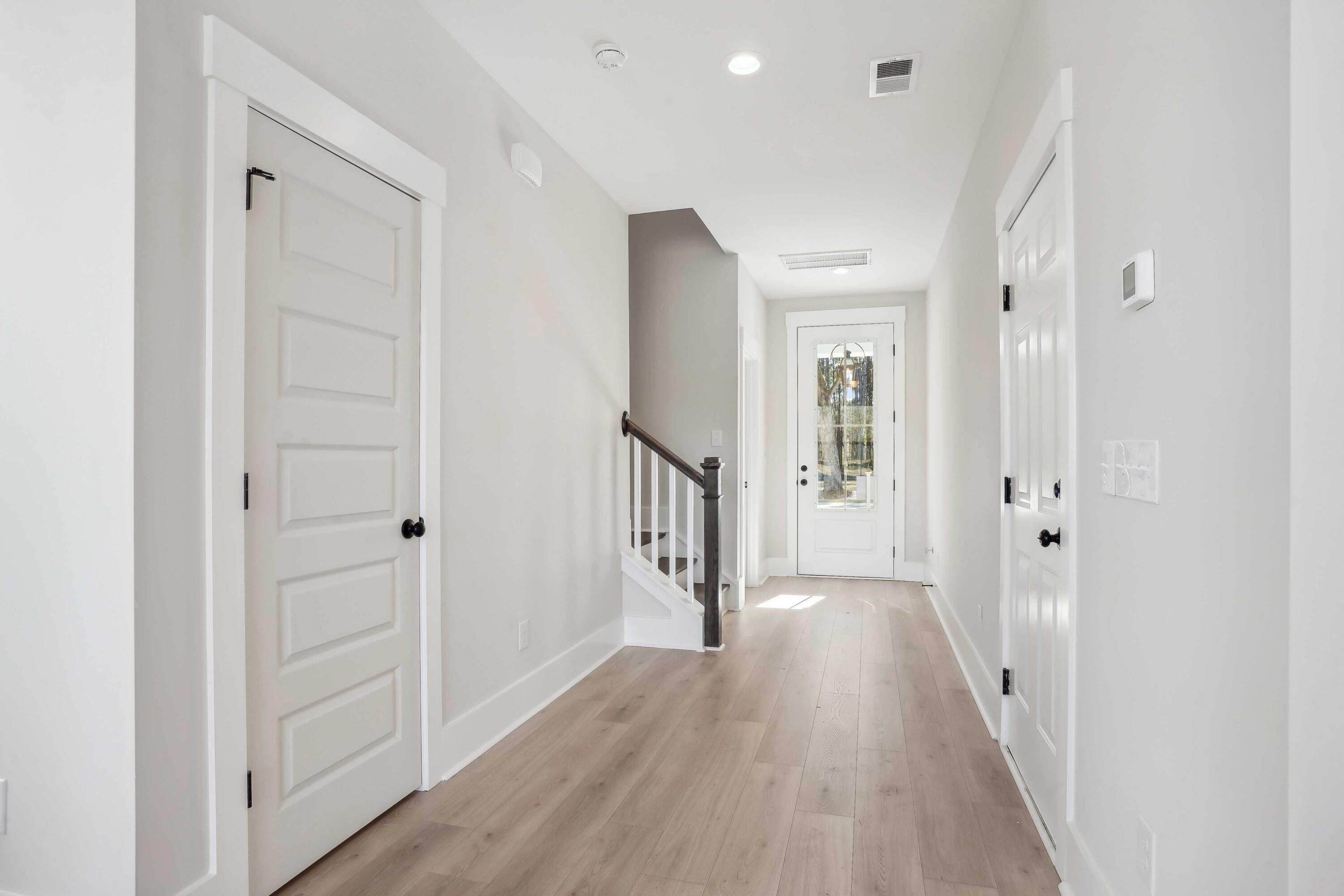 444 Queenview Lane Charleston, SC 29414 - Photo 3 of 9 Foyer