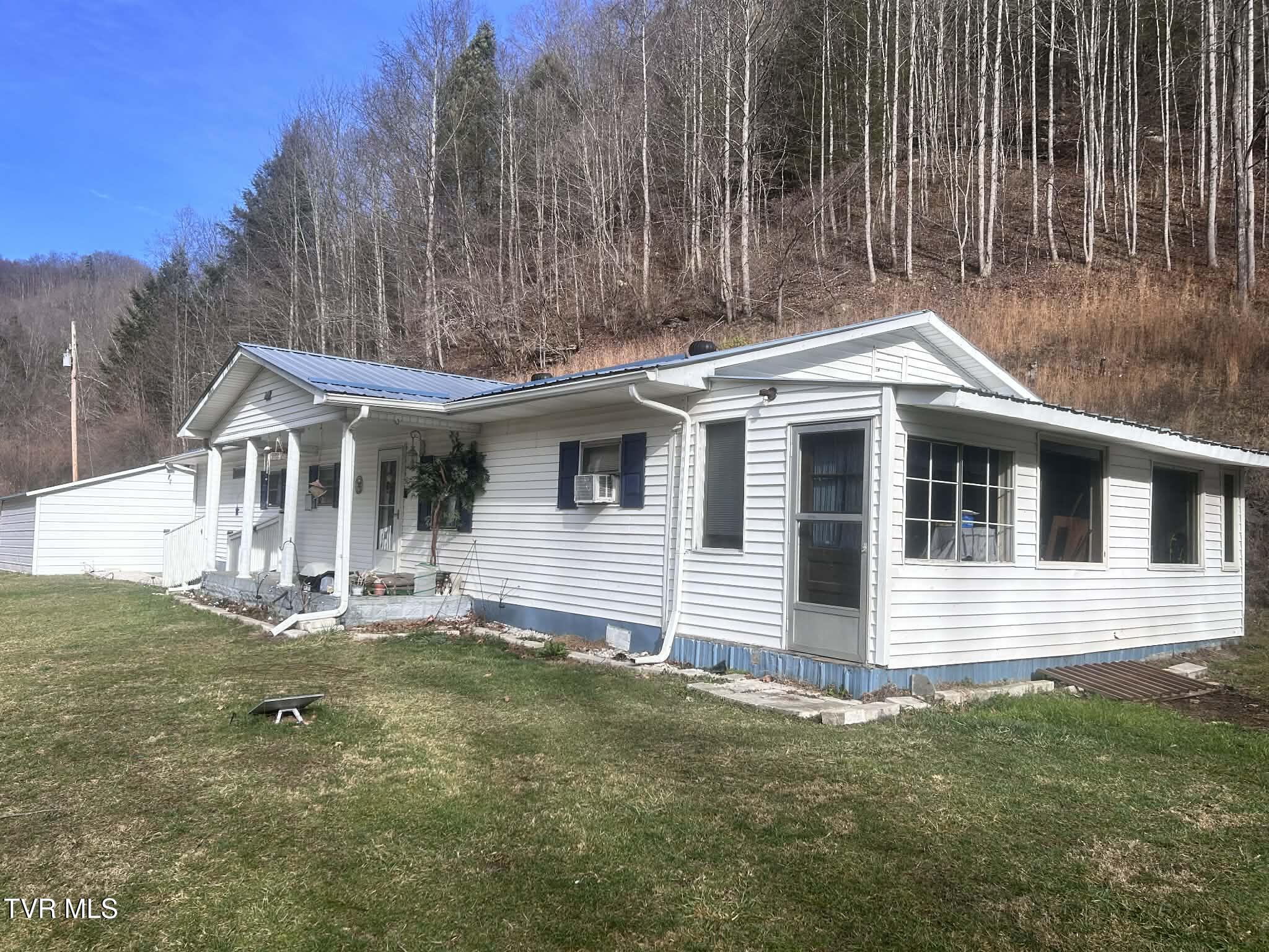 1460 Gum Branch Road Oakwood, VA 24631 - Photo 19 of 24 att.EiNIe