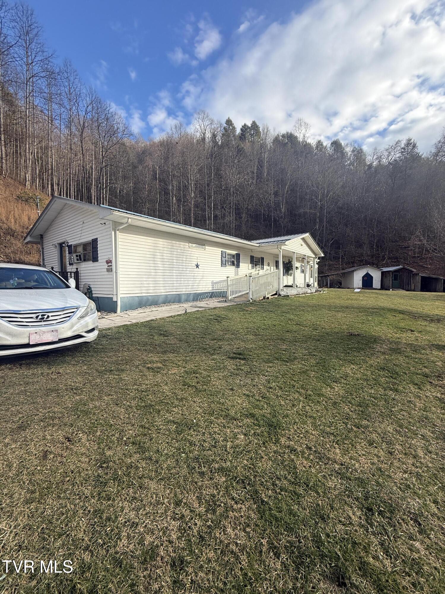 1460 Gum Branch Road Oakwood, VA 24631 - Photo 3 of 18 IMG_0201