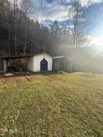 $124,900 | 1460 Gum Branch Road, Oakwood, VA 24631