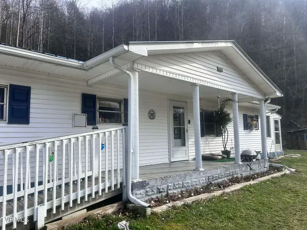 $124,900 | 1460 Gum Branch Road, Oakwood, VA 24631