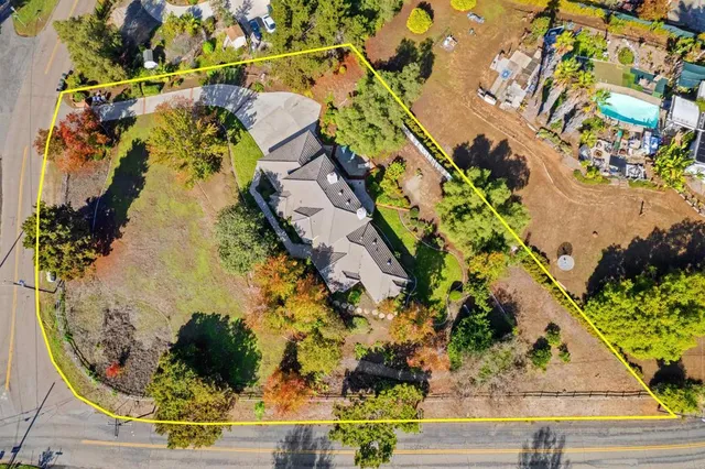 $1,298,000 | 1474 Via Encinos Drive, Fallbrook, CA 92028