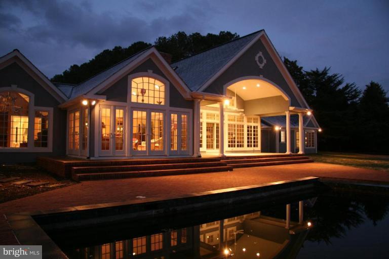 waterside night view