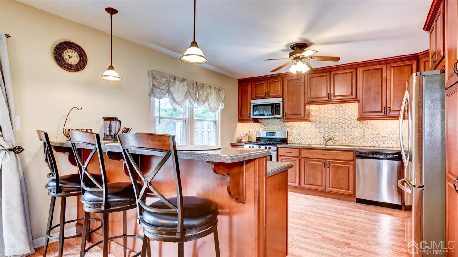 11 Sycamore Road Middlesex, NJ 08846 - Photo 12 of 22 Gallery Image 12