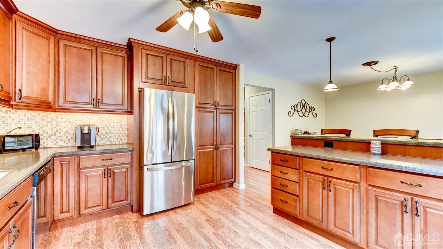 11 Sycamore Road Middlesex, NJ 08846 - Photo 14 of 22 Gallery Image 14