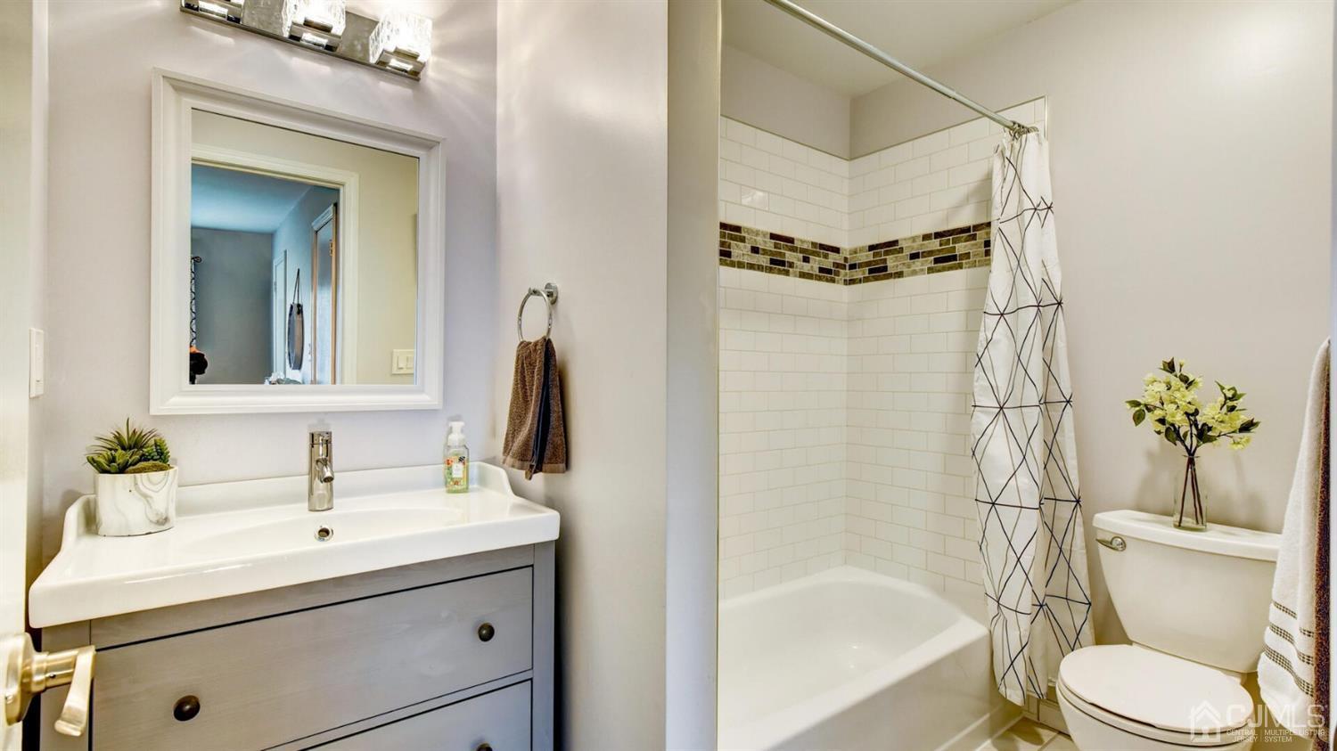 11 Sycamore Road Middlesex, NJ 08846 - Photo 19 of 22 Gallery Image 19