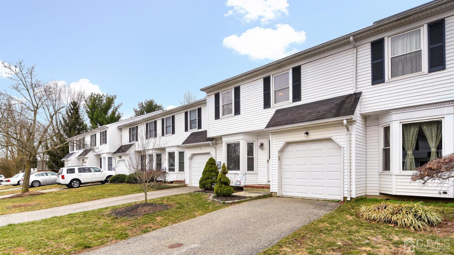 11 Sycamore Road Middlesex, NJ 08846 - Photo 3 of 22 Gallery Image 3