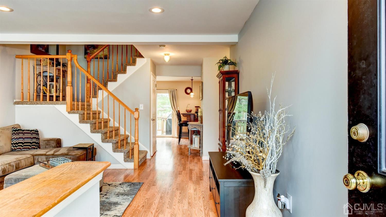 11 Sycamore Road Middlesex, NJ 08846 - Photo 4 of 22 Gallery Image 4
