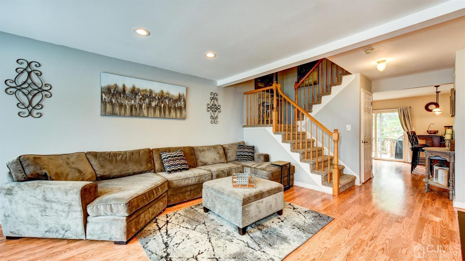 11 Sycamore Road Middlesex, NJ 08846 - Photo 5 of 22 Gallery Image 5