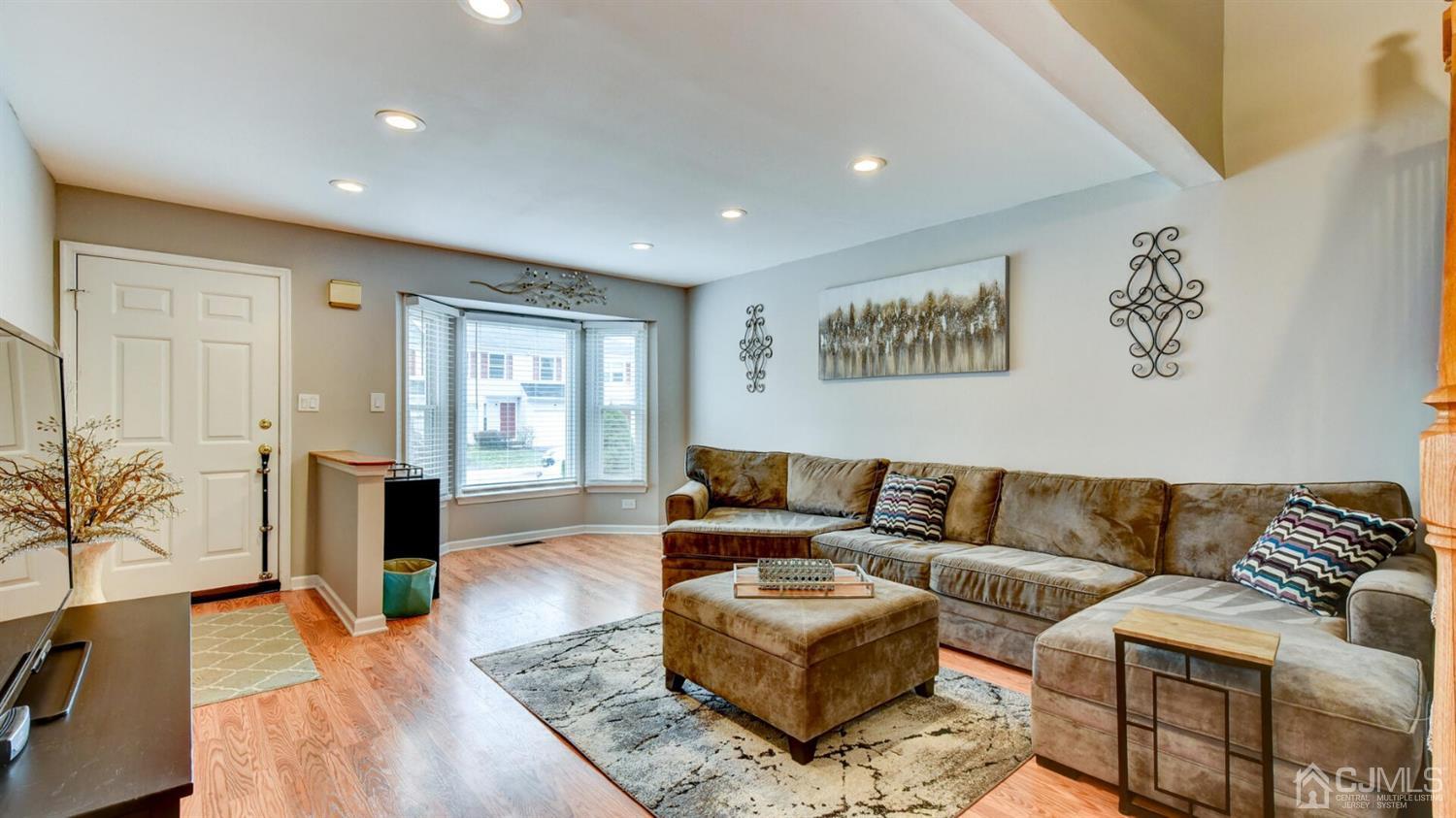 11 Sycamore Road Middlesex, NJ 08846 - Photo 6 of 22 Gallery Image 6