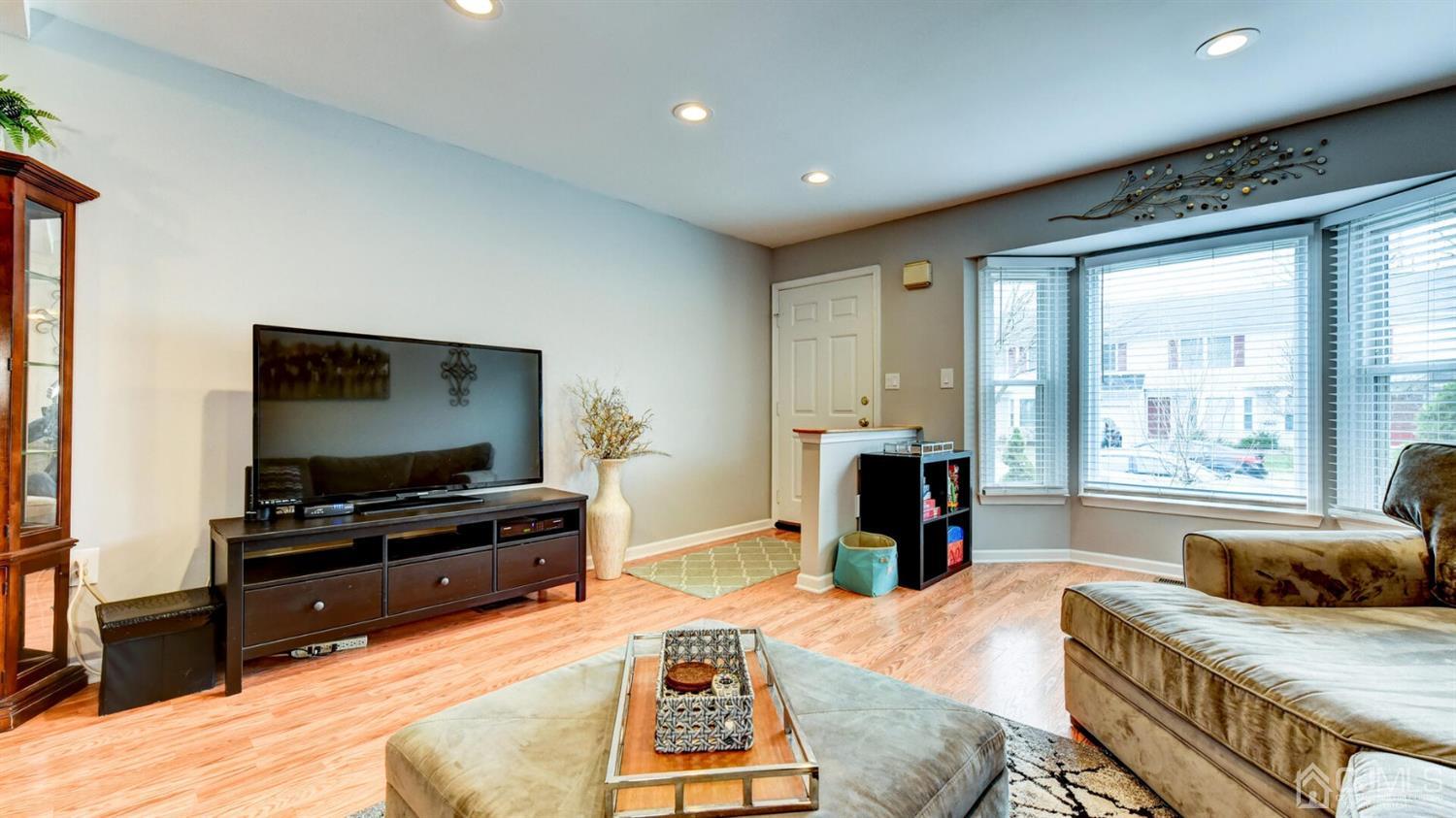 11 Sycamore Road Middlesex, NJ 08846 - Photo 7 of 22 Gallery Image 7