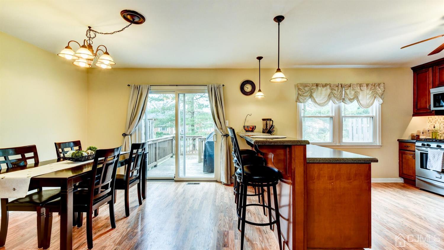 11 Sycamore Road Middlesex, NJ 08846 - Photo 9 of 22 Gallery Image 9