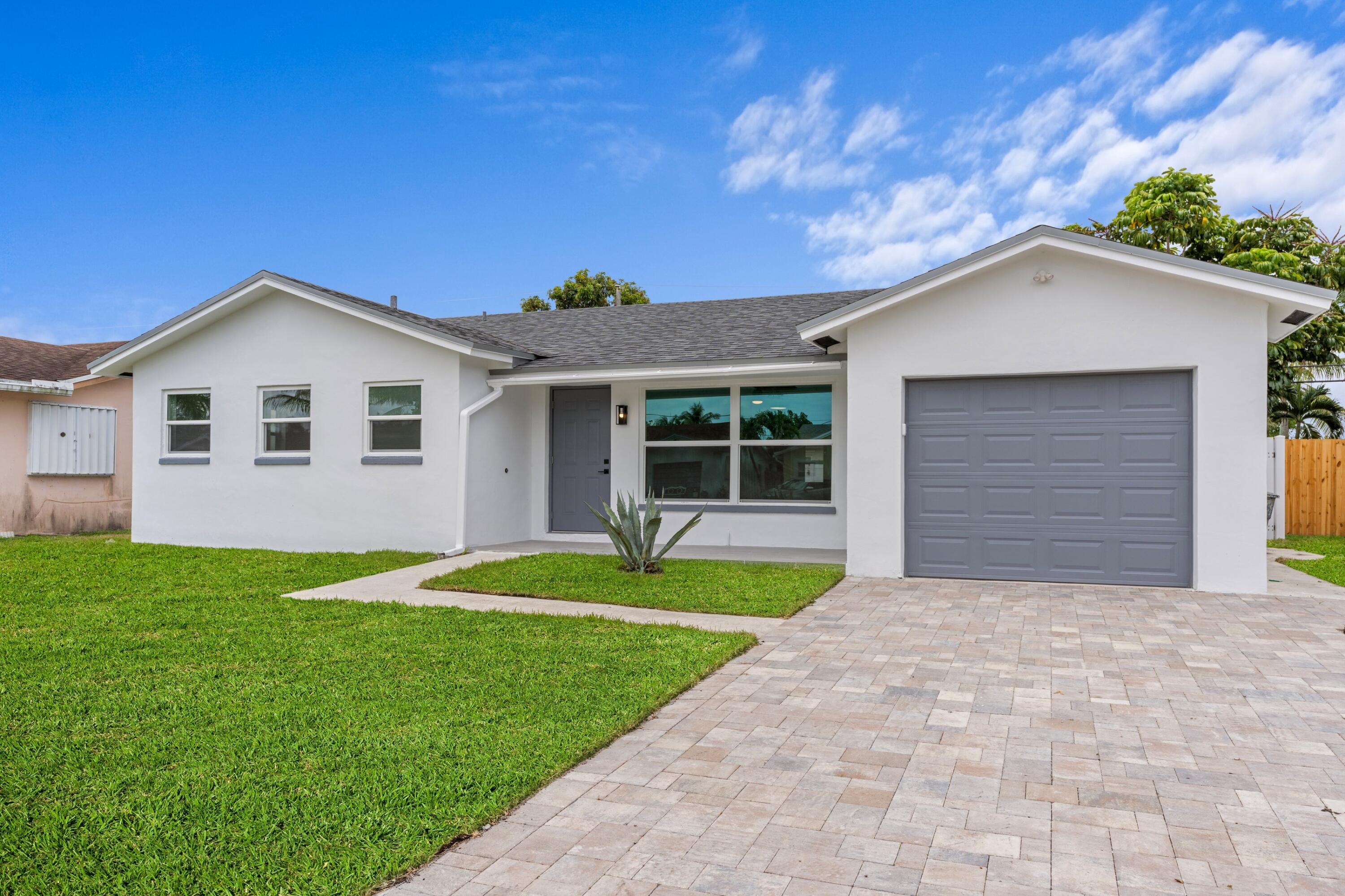 22171 Southwest 62nd Avenue Boca Raton, FL 33428 - Photo 23 of 41 Front