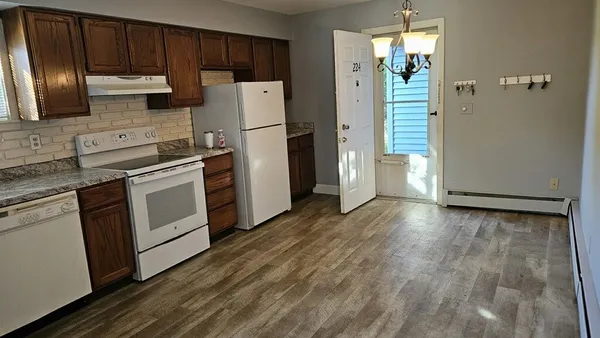 $229,900 | 224 Greenwood Terrace, Unit 224, Chicopee, MA 01022