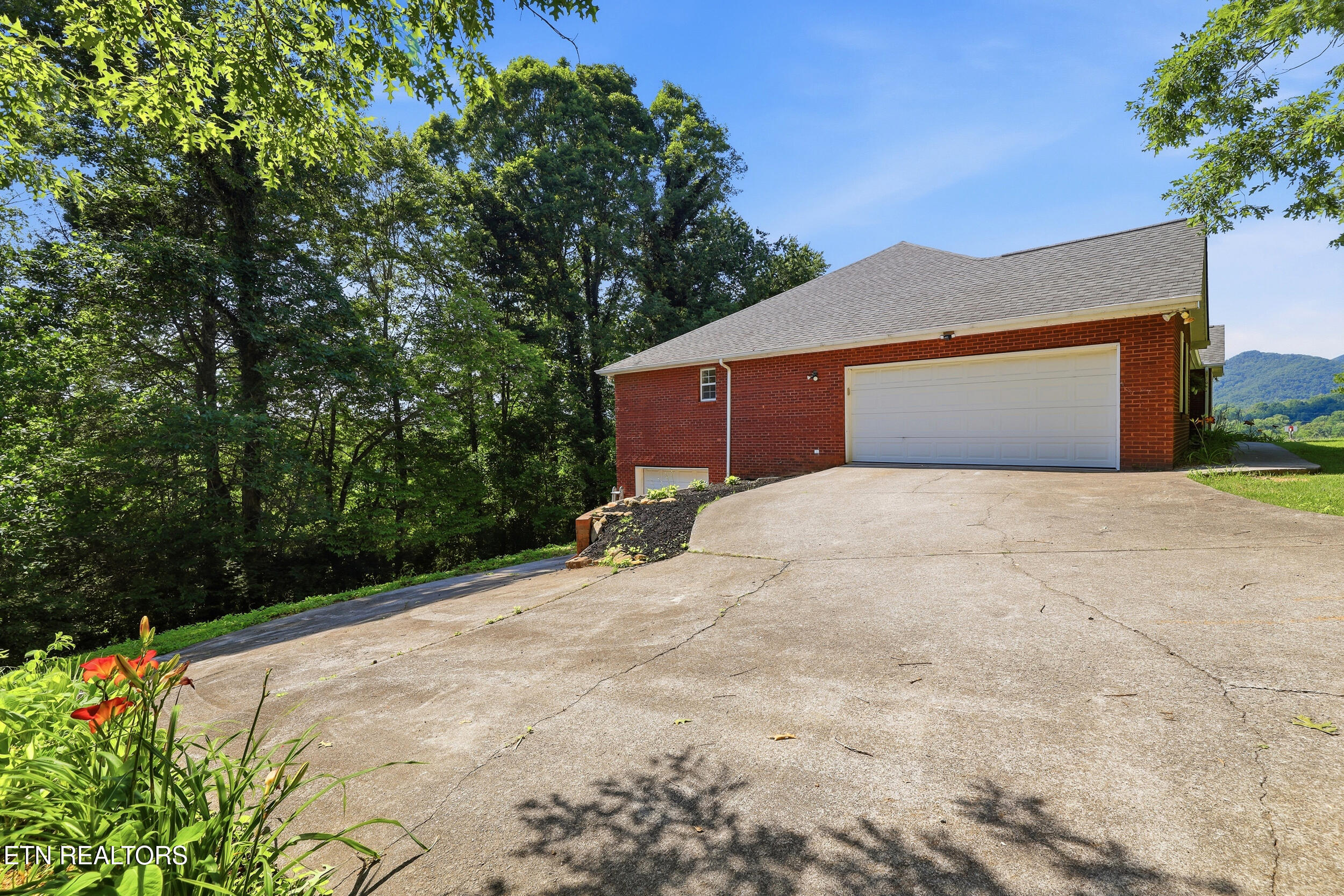 210 Bethel Church Road Townsend, TN 37882 - Photo 4 of 44 4_210_bethel_church_rd_0008