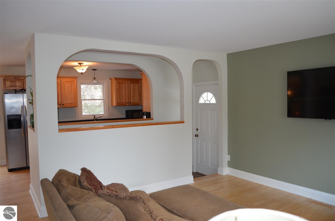 2484 East Potter Road Traverse City, MI 49696 - Photo 17 of 24 1792910-16.JPG