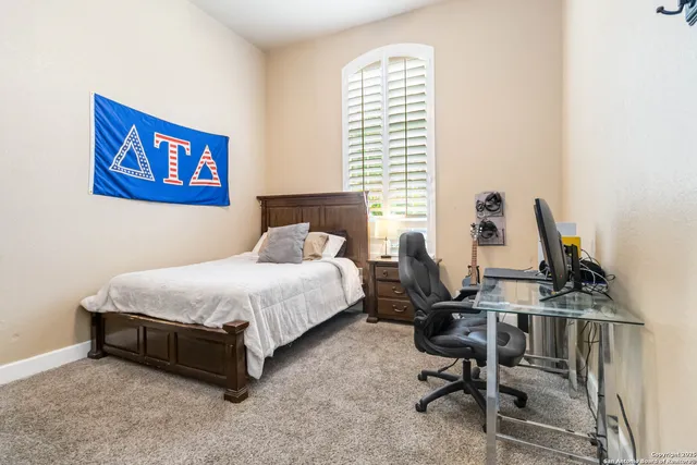 $600,000 | 15714 Alamogordo, Helotes, TX 78023