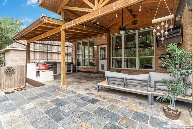 $600,000 | 15714 Alamogordo, Helotes, TX 78023