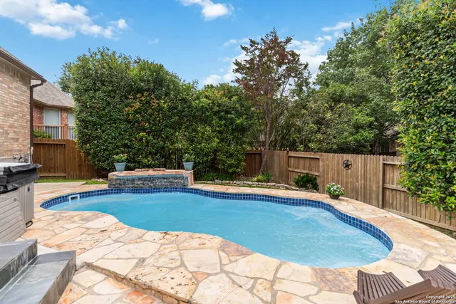 $600,000 | 15714 Alamogordo, Helotes, TX 78023