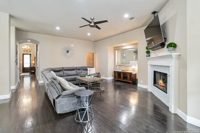 $600,000 | 15714 Alamogordo, Helotes, TX 78023