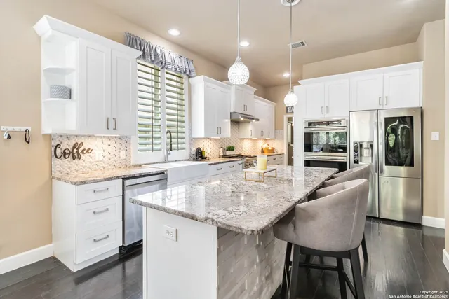 $600,000 | 15714 Alamogordo, Helotes, TX 78023