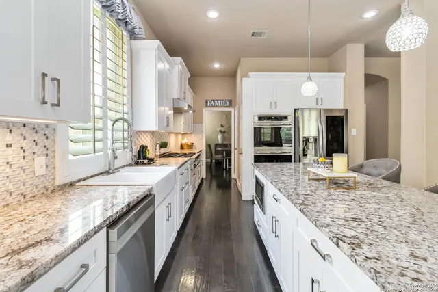 $600,000 | 15714 Alamogordo, Helotes, TX 78023