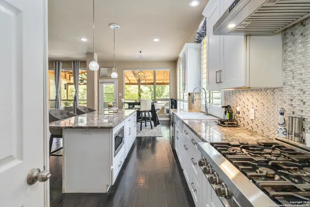 $600,000 | 15714 Alamogordo, Helotes, TX 78023