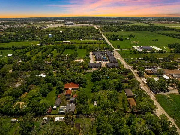 $339,000 | 903 Brooks Avenue, Rosenberg, TX 77471