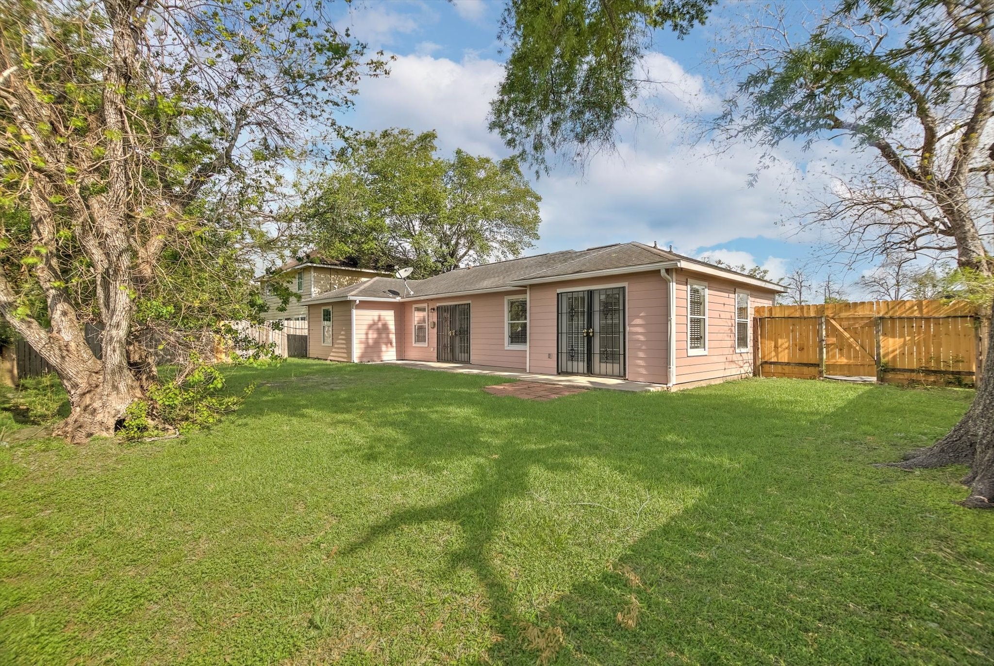 5418 Pershing Street Houston, TX 77033 - Photo 35 of 36