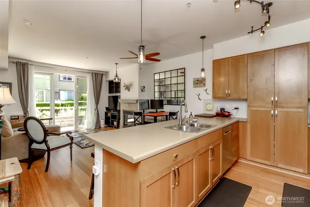 $474,999 | 1840 25th Avenue Northeast, Unit 204, Issaquah, WA 98029