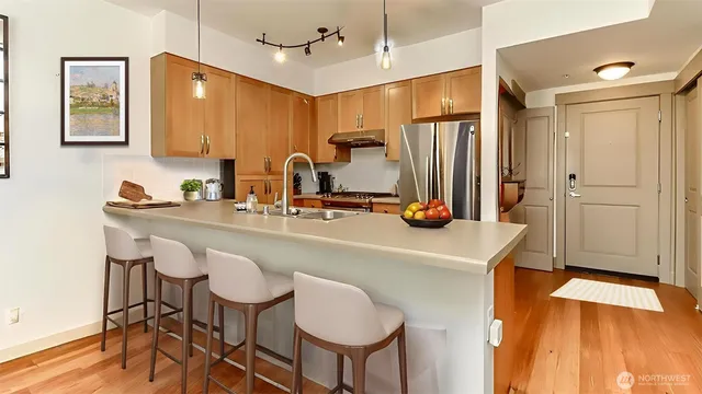 $474,999 | 1840 25th Avenue Northeast, Unit 204, Issaquah, WA 98029