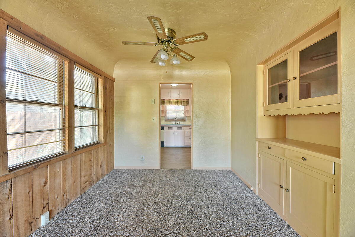 1100 Reddy Avenue Medford, OR 97504 - Photo 4 of 21 5