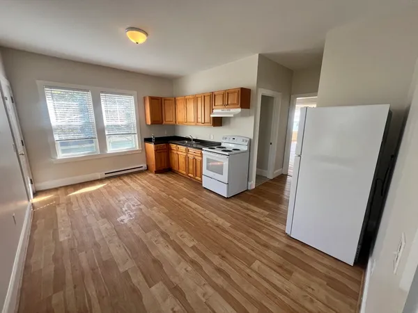 $2,500 | 174 Pine Street, Unit 3, Attleboro, MA 02703