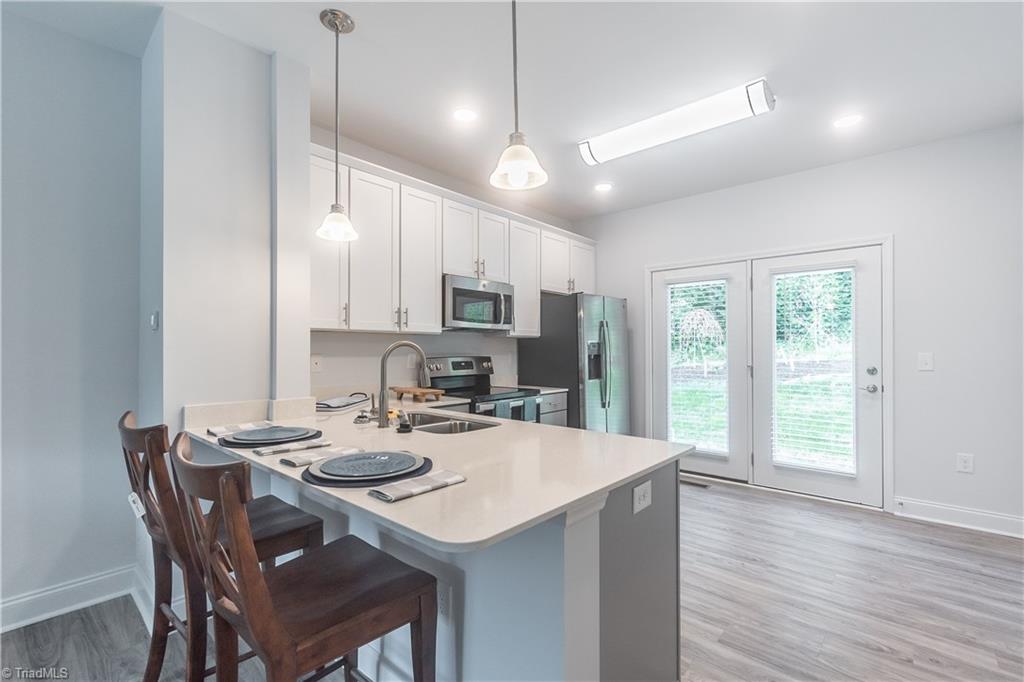 605-607 Riverside Drive Mount Airy, NC 27030 - Photo 4 of 22