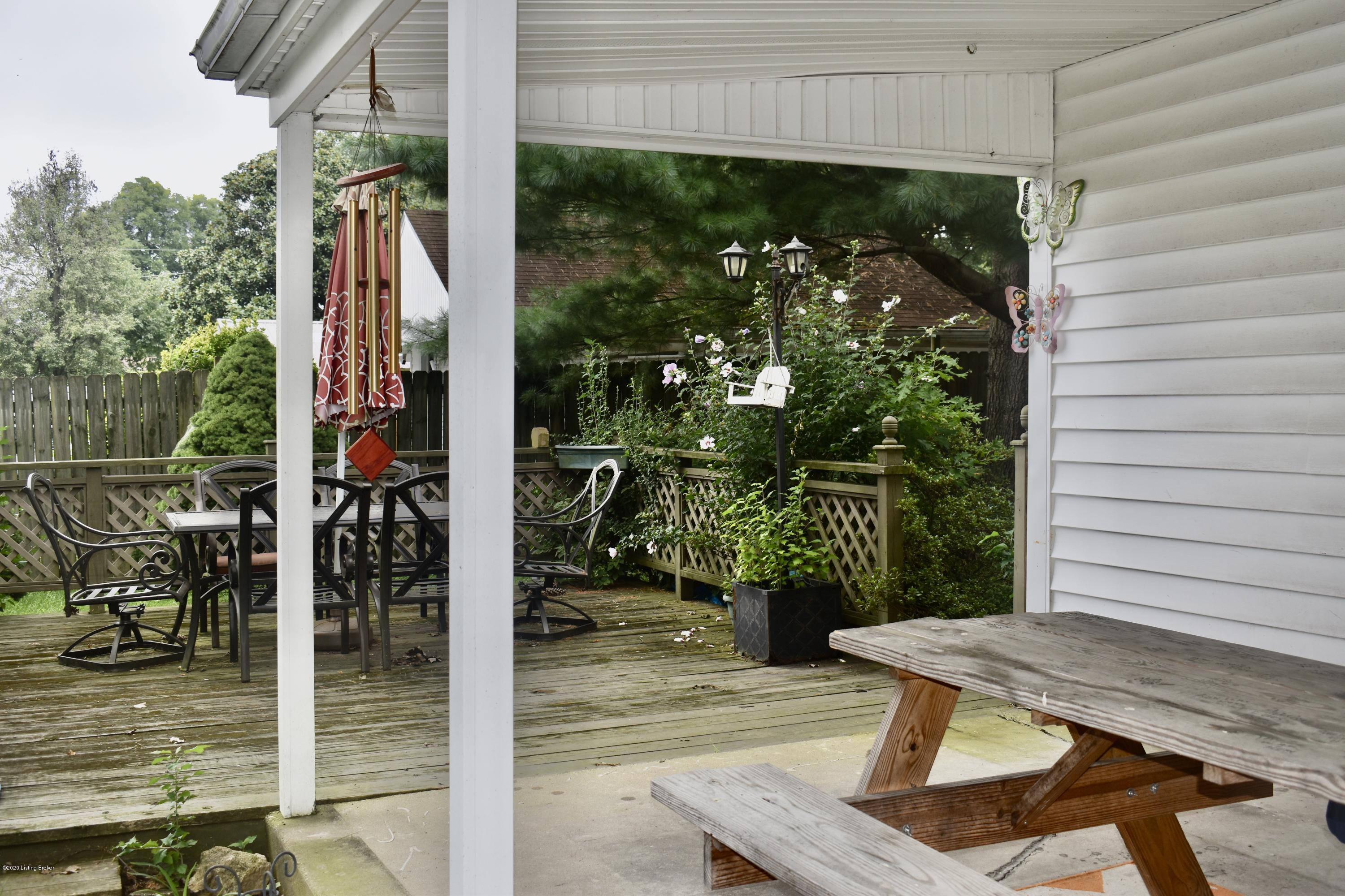 4415 Dover Road Louisville, KY 40216 - Photo 21 of 24 E665FCE7-65FA-45CA-BD3A-3187289636E6_1_2