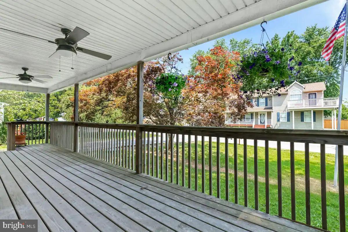 301 Beverley Place Edgewater, MD 21037 - Photo 30 of 44 Front deck