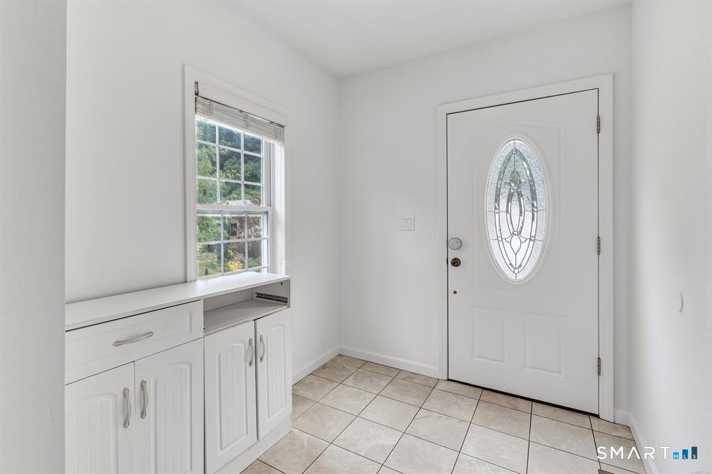 171 Henderson Road Fairfield, CT 06824 - Photo 13 of 37