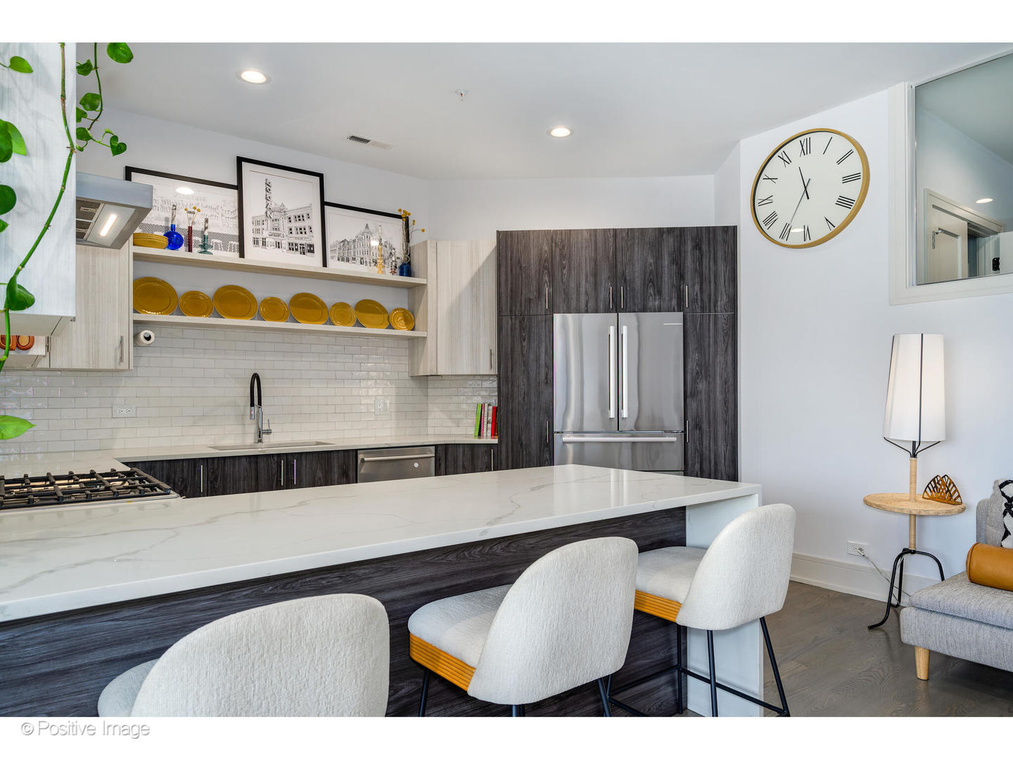 3101 North Ridgeway Avenue, Unit 3E Chicago, IL 60618 - Photo 3 of 25 Gallery Image 3