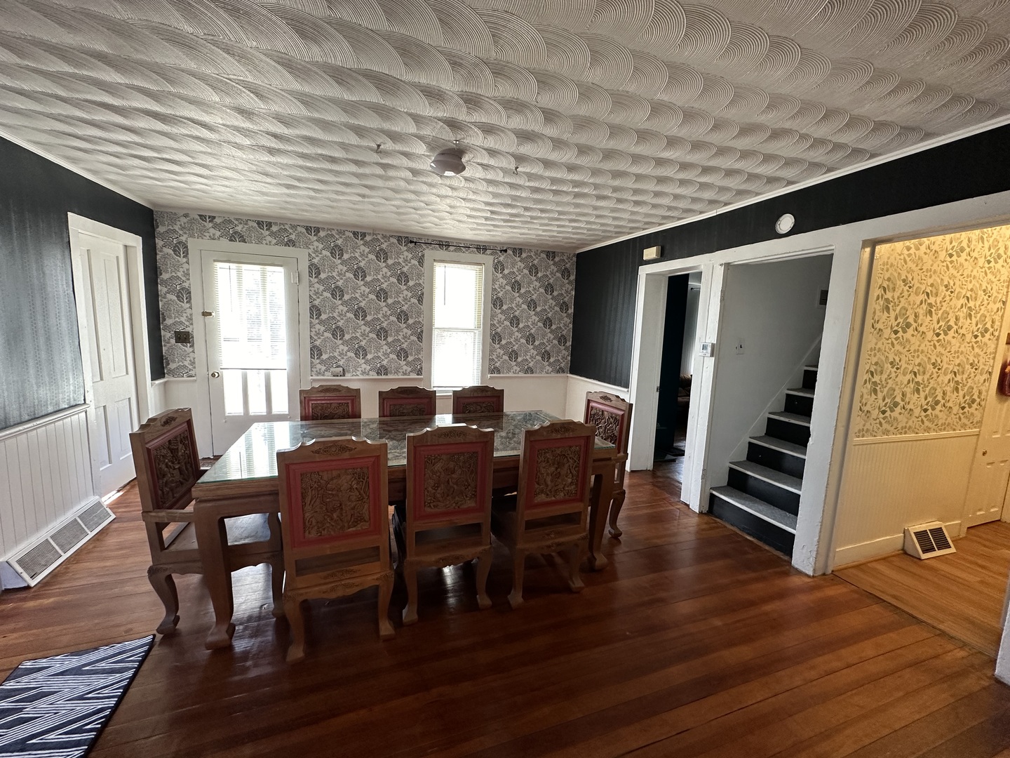 624 West Lincolnway Road Morrison, IL 61270 - Photo 11 of 26 a view of a dining room with furniture