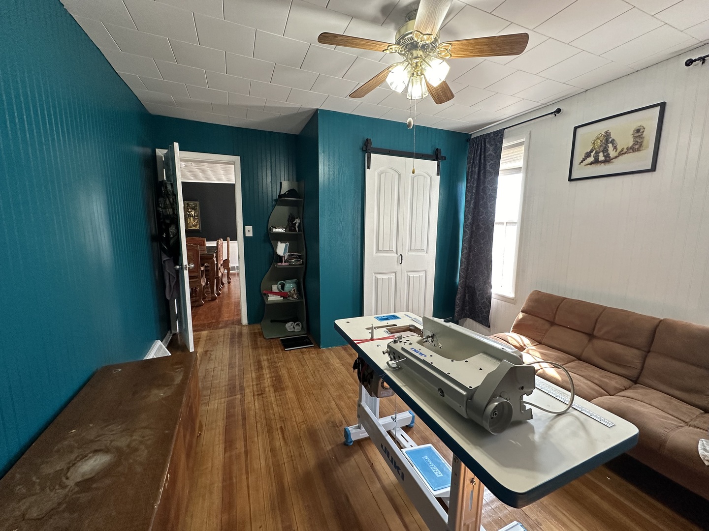 624 West Lincolnway Road Morrison, IL 61270 - Photo 17 of 26 a living room with furniture and a table
