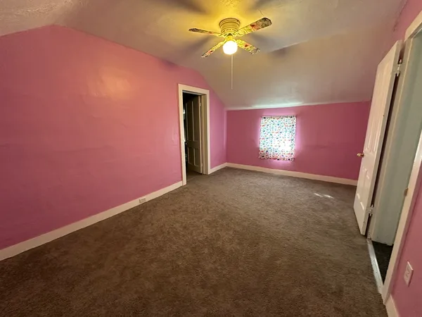 a view of empty room with window