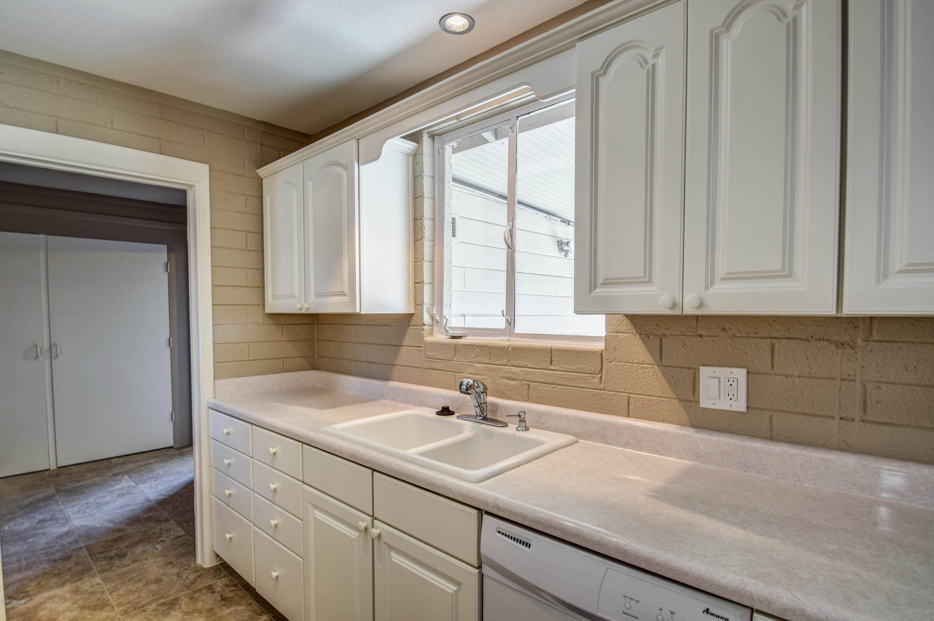 3125 West Rovey Avenue Phoenix, AZ 85017 - Photo 10 of 39 10