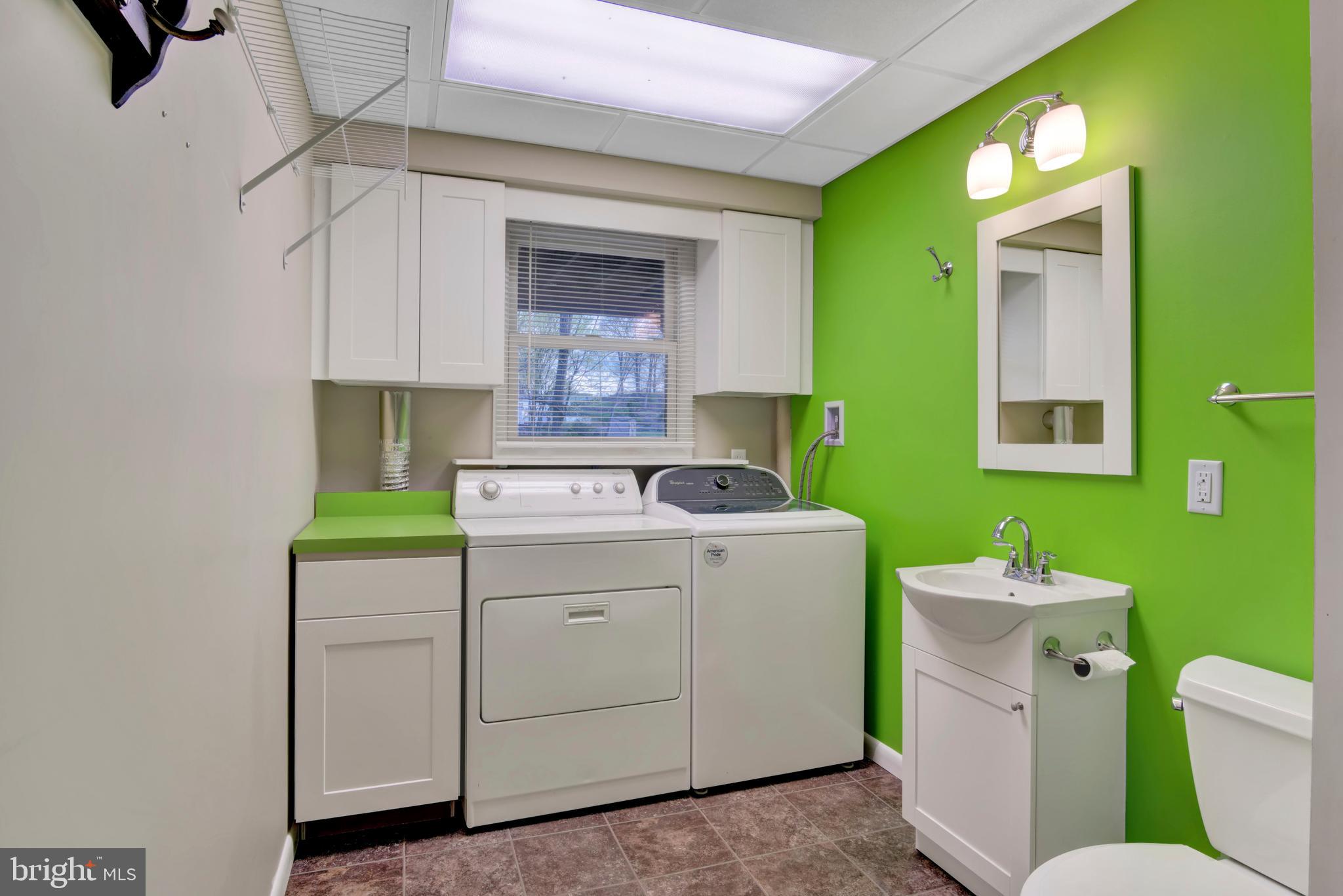 45 Sam Snead Circle Etters, PA 17319 - Photo 22 of 34 a bathroom with a toilet sink and mirror