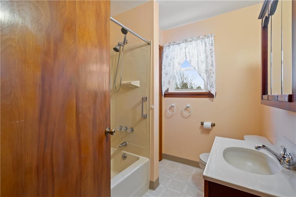 703 Freeport Road Freeport, PA 16229 - Photo 17 of 33