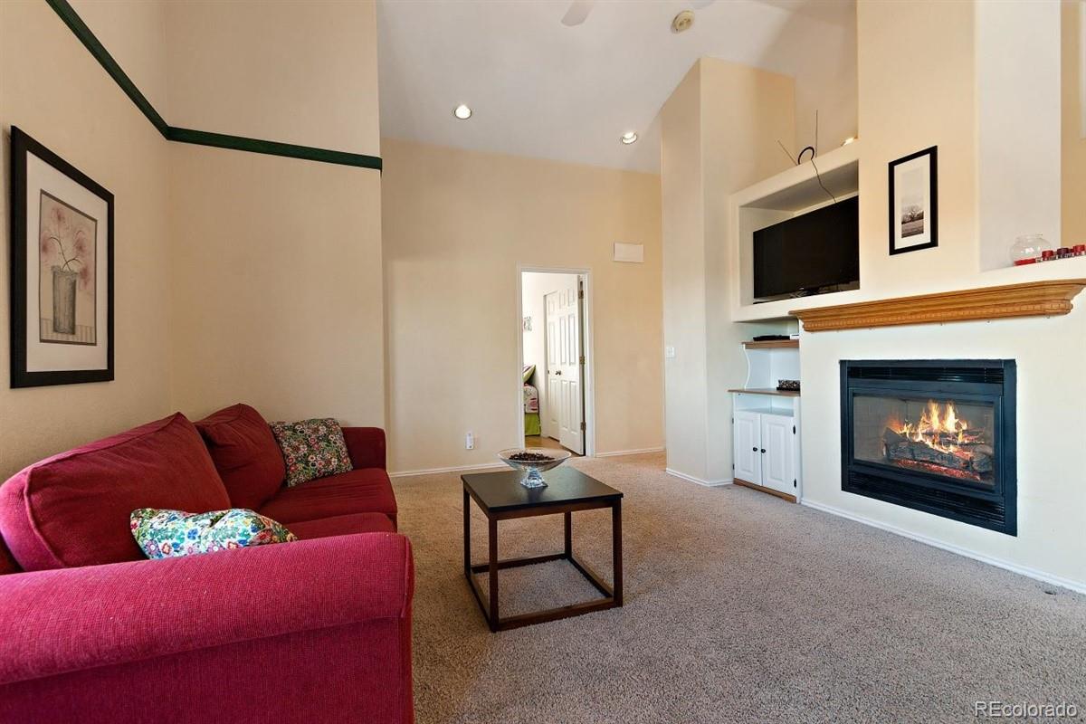9727 Burberry Way Highlands Ranch, CO 80129 - Photo 6 of 23 Gallery Image 6