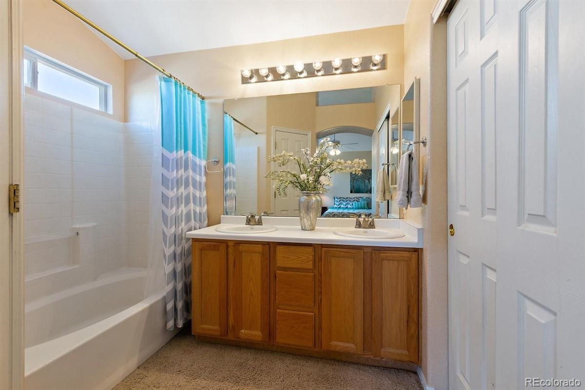 9727 Burberry Way Highlands Ranch, CO 80129 - Photo 9 of 23 Gallery Image 9