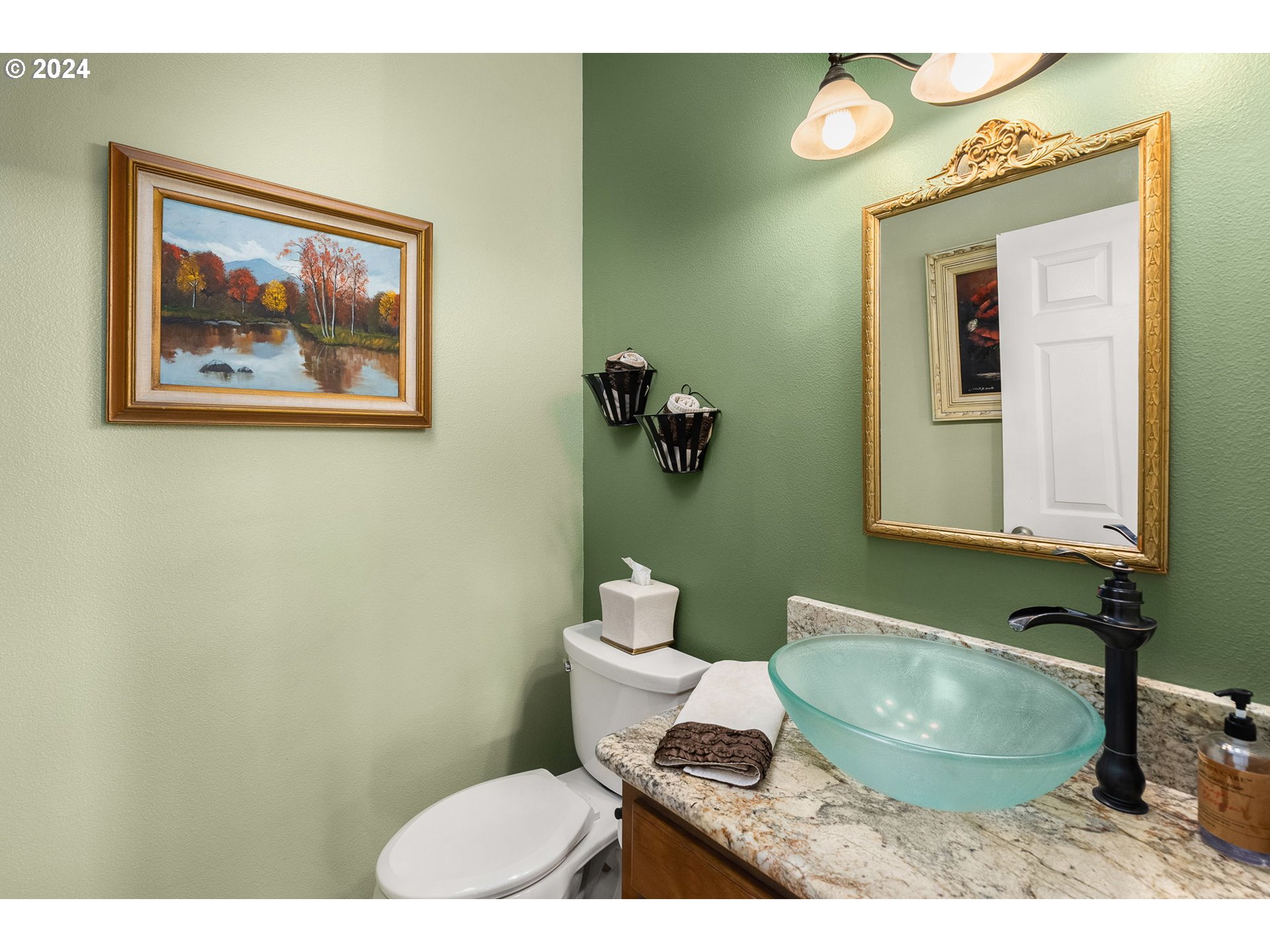 7401 Northeast Dog Ridge Road Newberg, OR 97132 - Photo 31 of 48 Bathroom