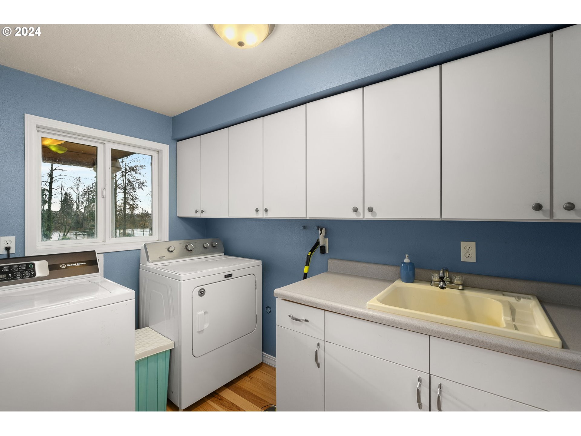 7401 Northeast Dog Ridge Road Newberg, OR 97132 - Photo 32 of 48 Laundry
